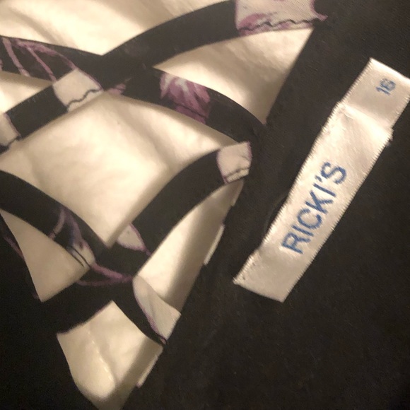 Floral faux wrap maxi dress - Picture 2 of 2